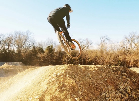 Hip Jump on my Dirt Jumper